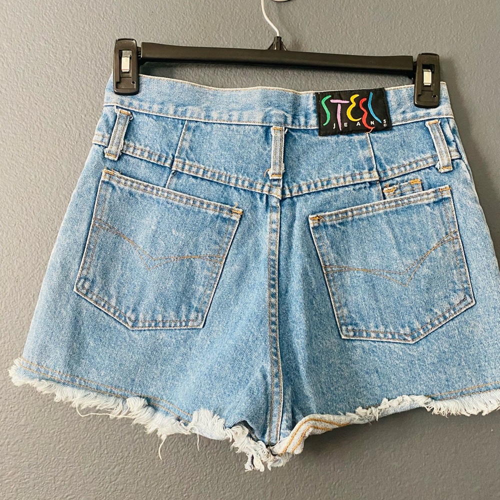 Vintage 1980s high waisted light denim jean shorts size 9 Steel womens mom jeans